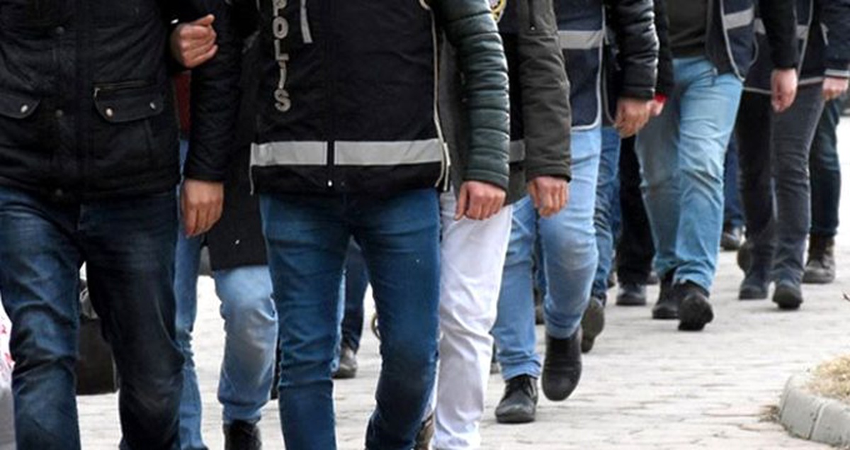 İzmir merkezli 8 ilde operasyon! 55 kişi yakalandı