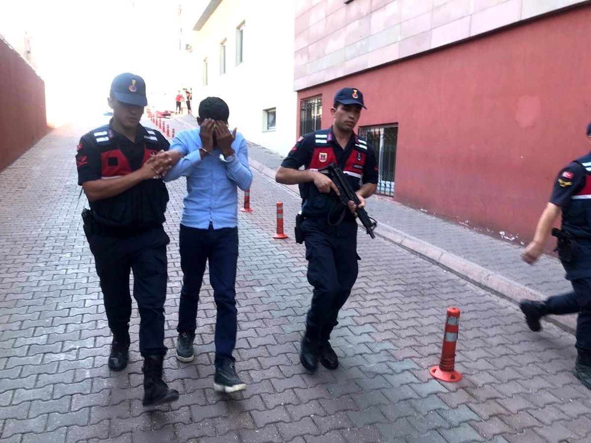 Kablo hırsızları yakalandı