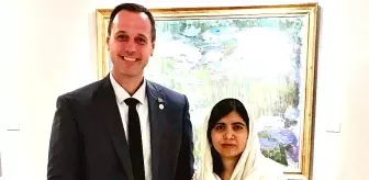 Kanadalı bakan: Malala'nın Quebec'de öğretmenlik yapması için başörtüsünü çıkarması gerekiyor