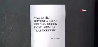 Kitap okuyan çocukları ücretsiz tıraş ediyor