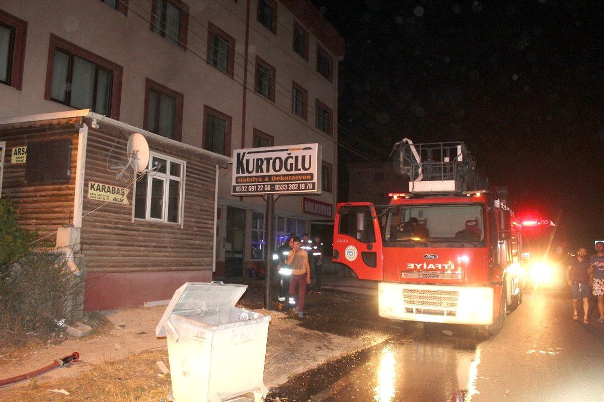 Mobilya atölyesinde çıkan yangın korkuttu