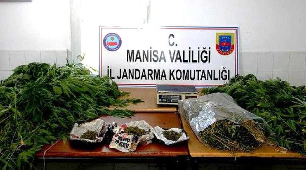Sarıgöl\'de baba- oğul uyuşturucudan gözaltına alındı