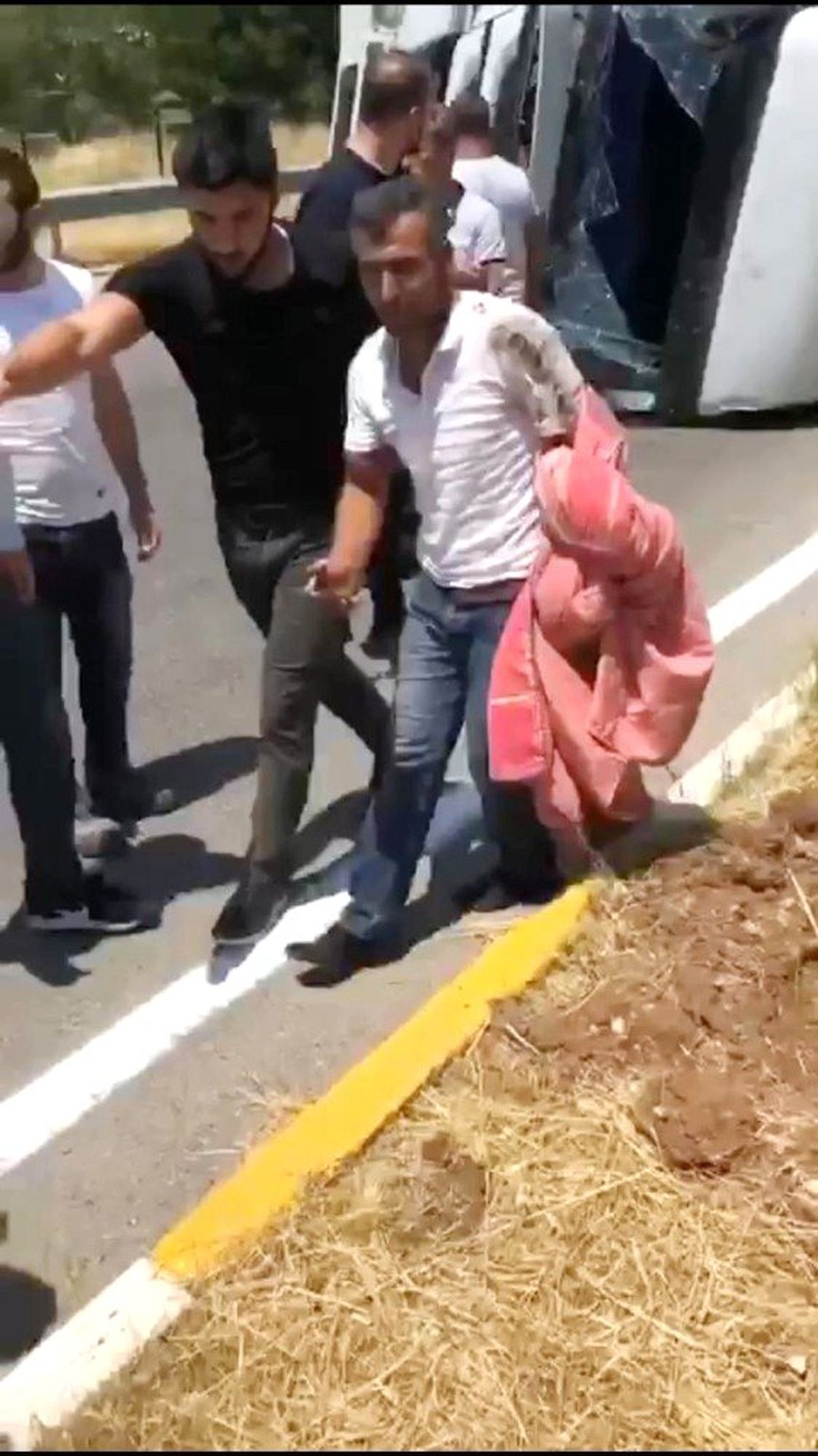 Siirt\'te beton mikseri devrildi: 1 yaralı