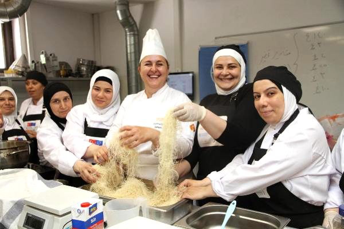 Suriyeli kadınlar, Türk mutfağını öğrenerek meslek sahibi olacak