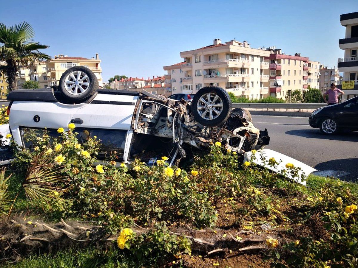 Takla atan otomobilde can pazarı