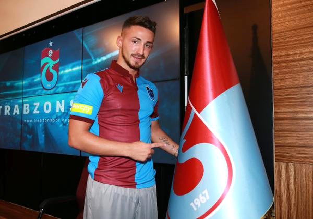 Trabzonspor\'da Avdijaj ve Bilgin için imza töreni düzenlendi