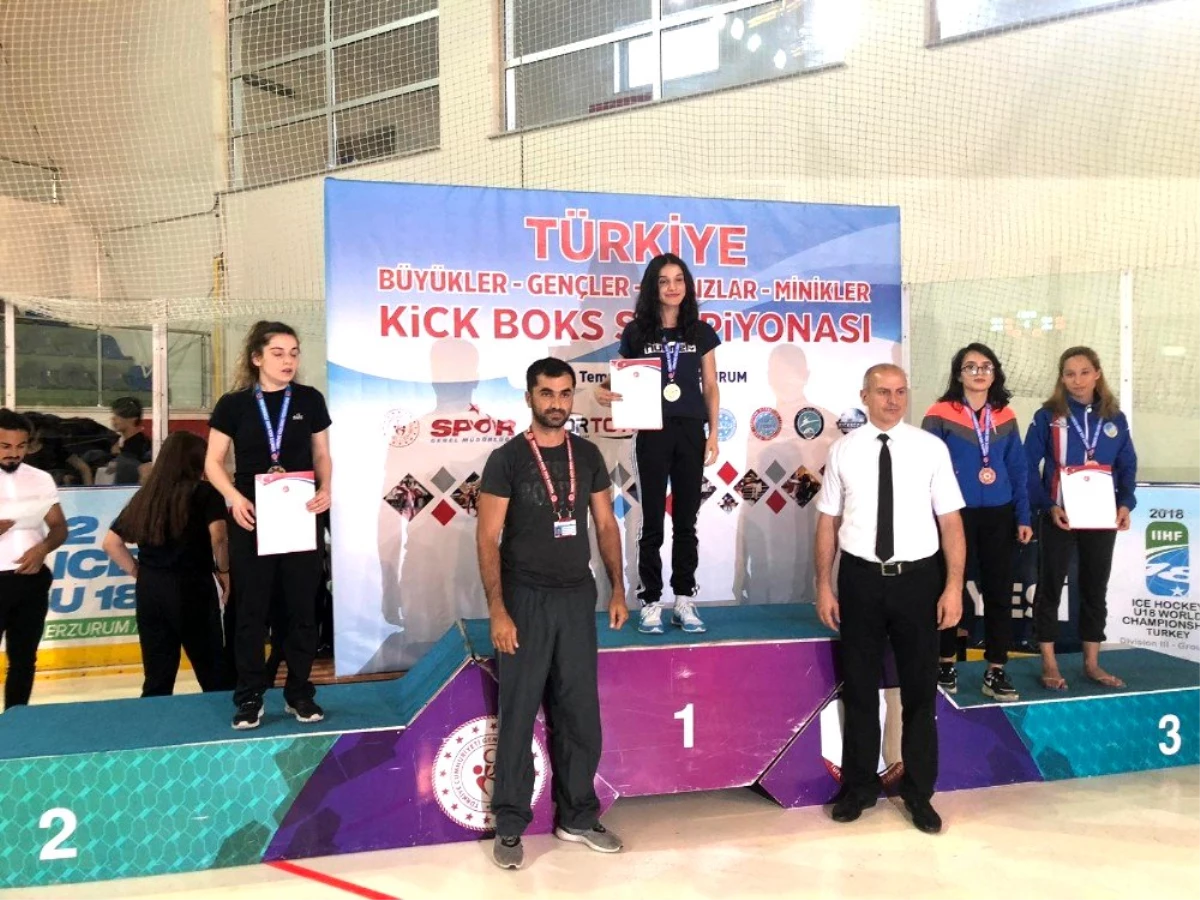 Tuncelili sporcu, Kick Boks\'ta Türkiye birincisi oldu