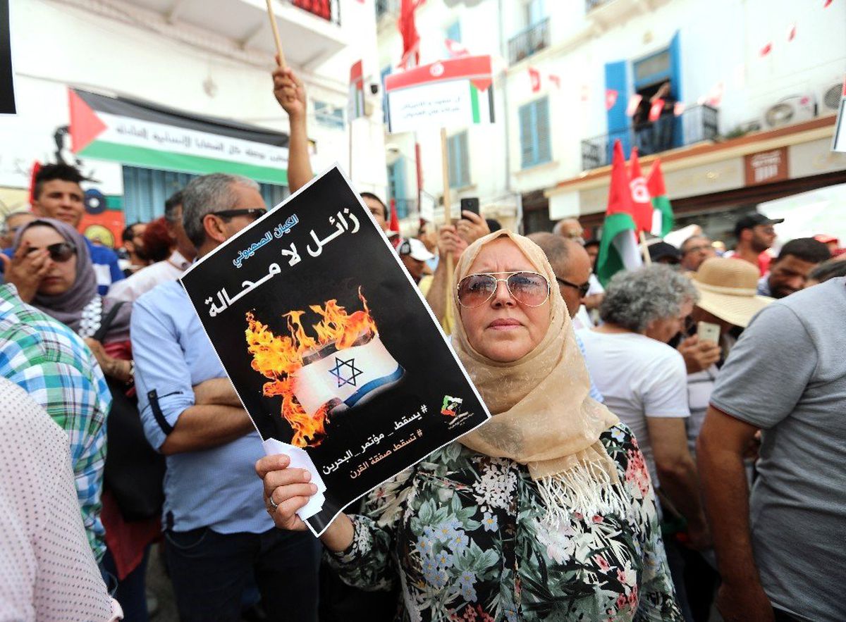 Tunuslular, "Yüzyılın Anlaşmasını" protesto etti