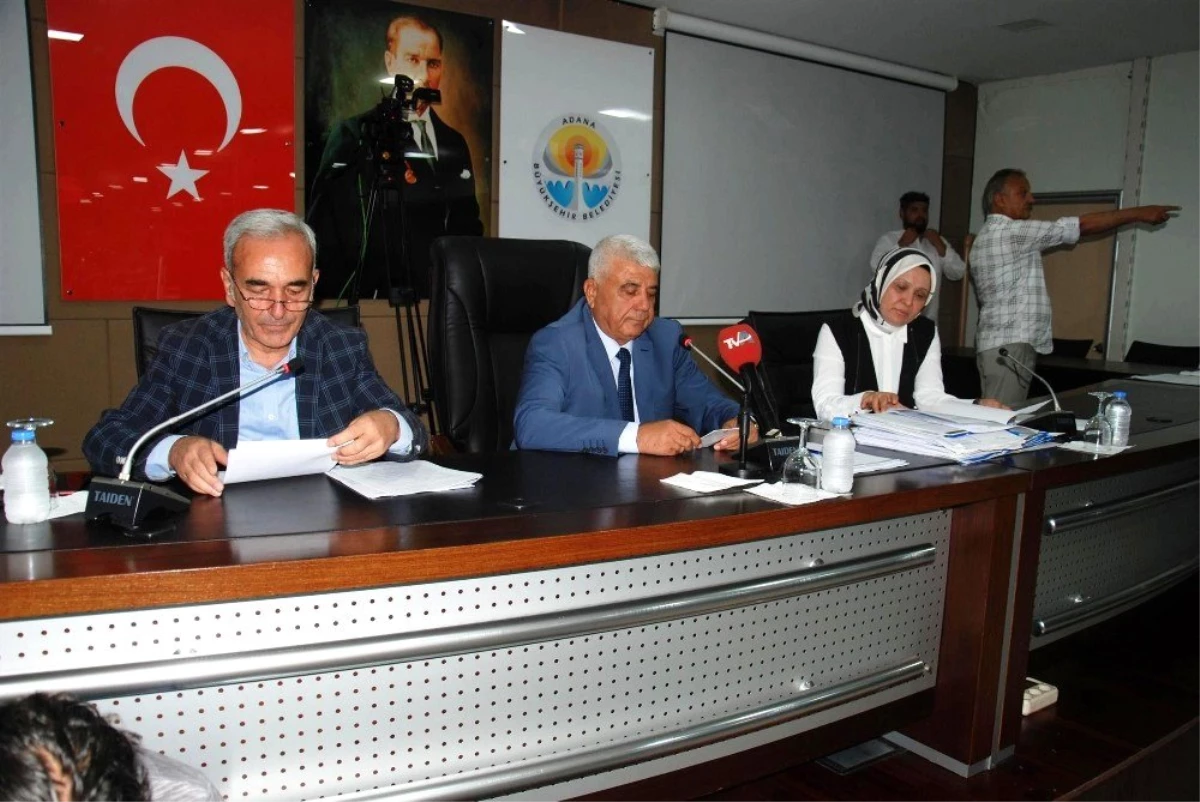 Adana Büyükşehir Belediyesi\'nde 15 Temmuz ve işten çıkarmalar tartışıldı