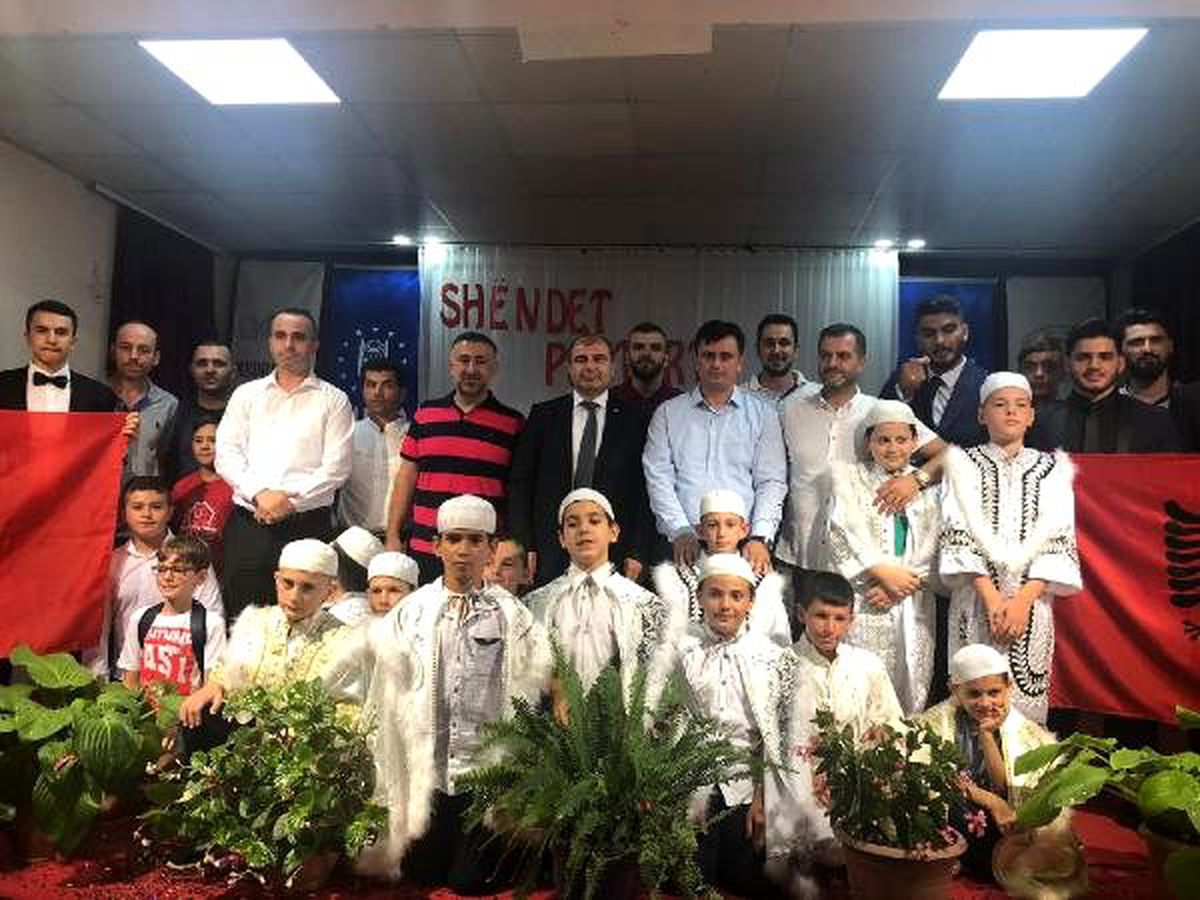 Arnavutluk\'ta sünnet şöleni