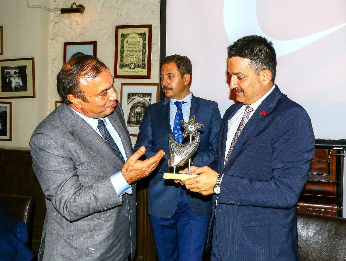 Bakan Pakdemirli, Rusya\'da su ürünleri sektör temsilcileri ile bir araya geldi