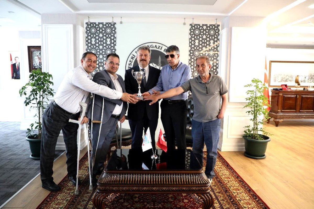 Başkan Dr. Mustafa Palancıoğlu: "Bu kupa azmin, inancın ve disiplinli çalışmanın eseridir"