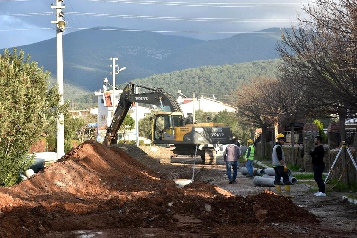 Büyükşehir Belediyesi Akbük Kanalizasyonunun büyük bölümünü bitirdi