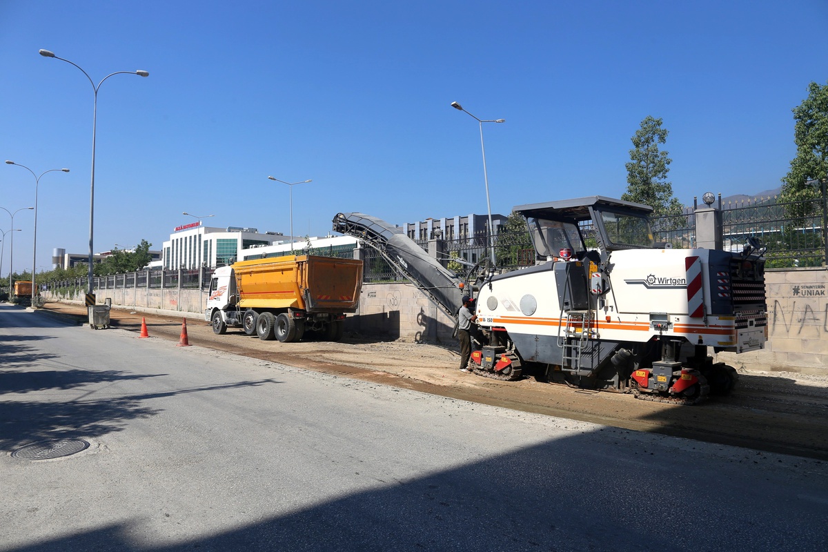 Büyükşehir yol çalışmalarında hız kesmiyor