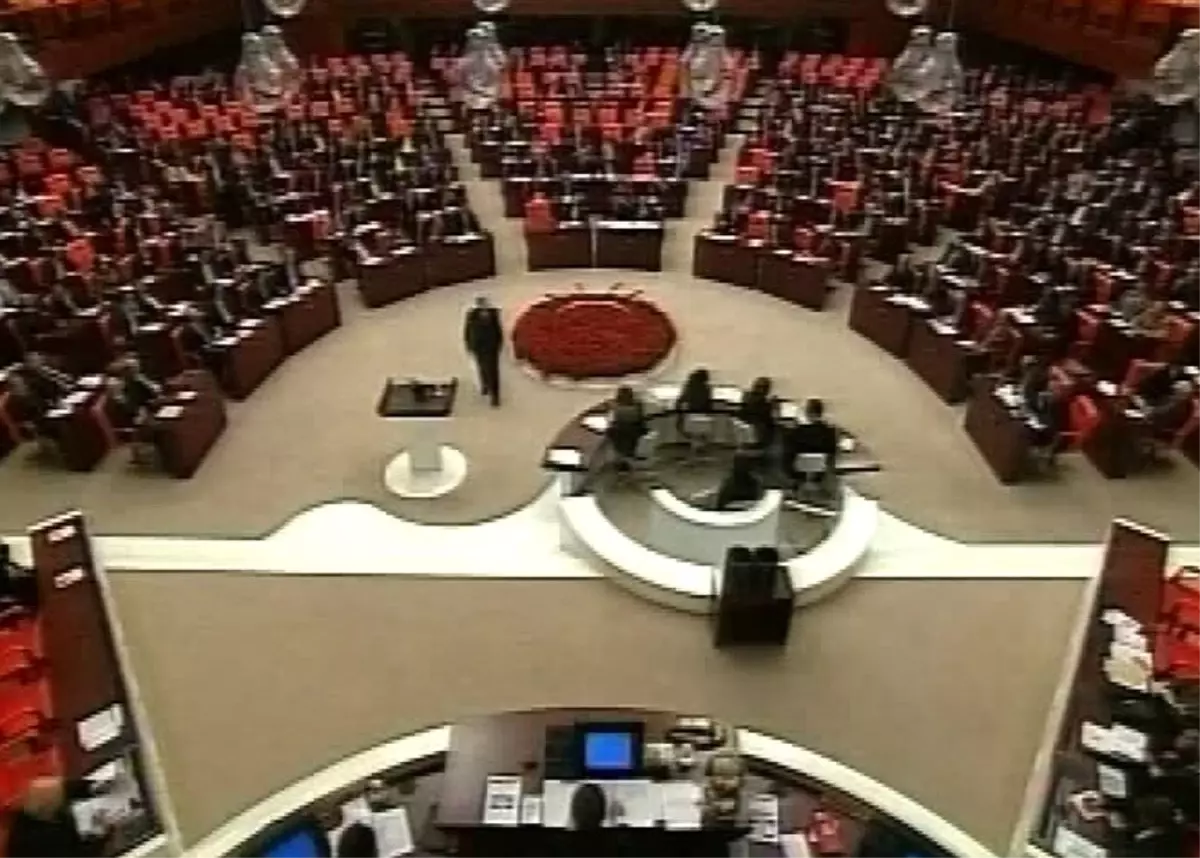 CHP ve MHP milletvekilleri arasında tartışma