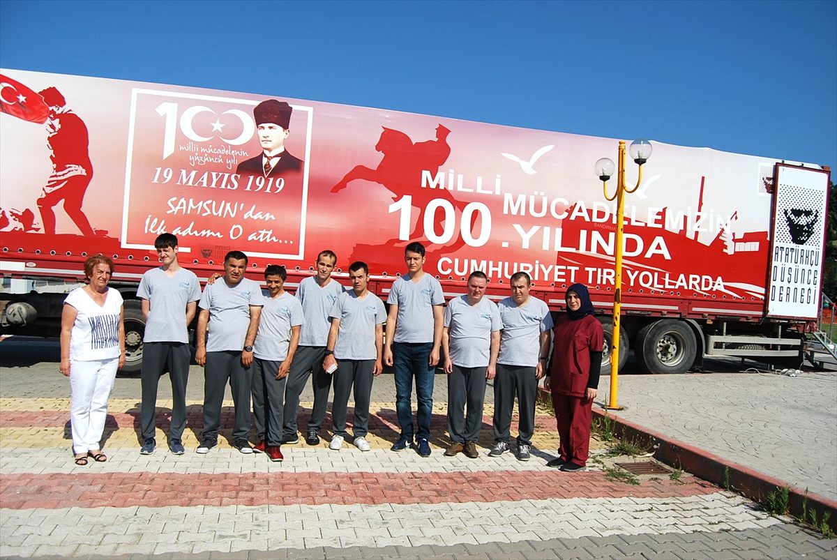 Cumhuriyet Tırı Alaplı\'ya geldi