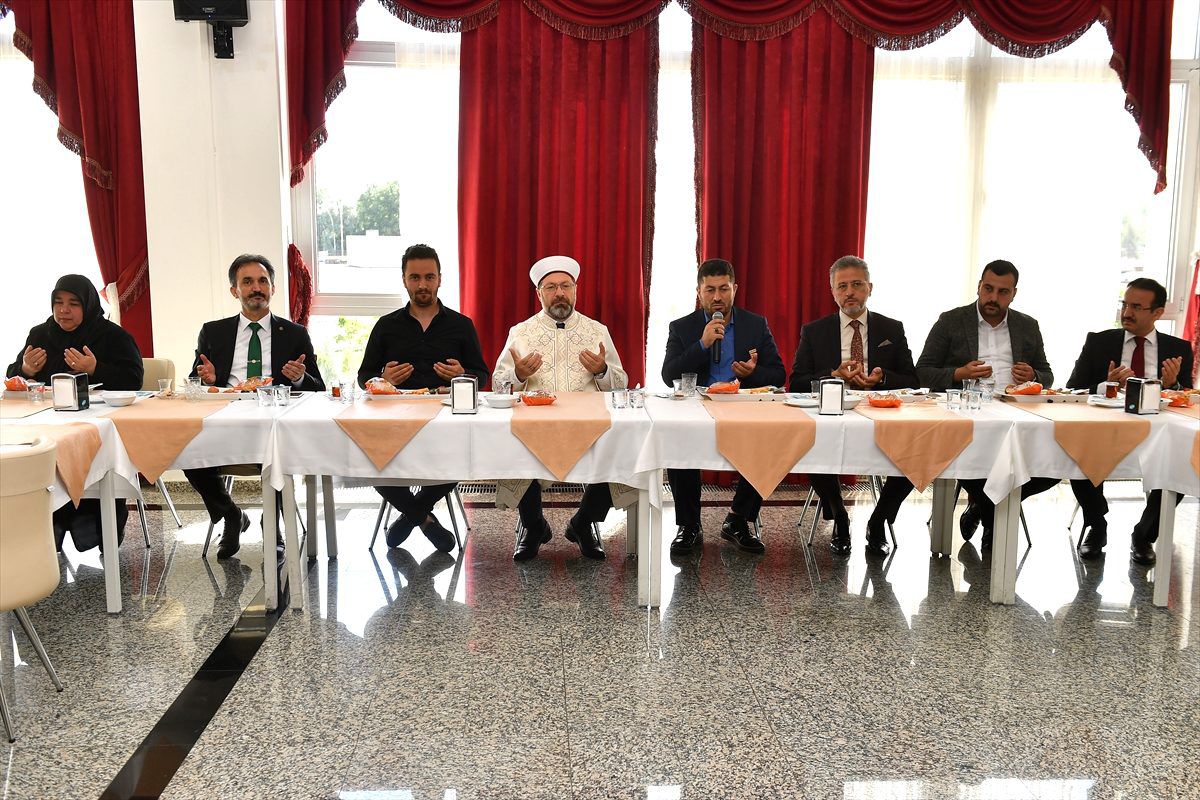 Diyanet İşleri Başkanı Ali Erbaş, gazilerle bir araya geldi