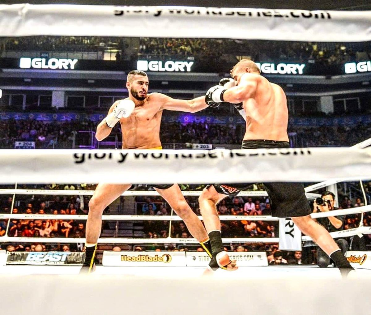 Dünya Kick Boks Şampiyonu Samet Keser\'in okuma azmi