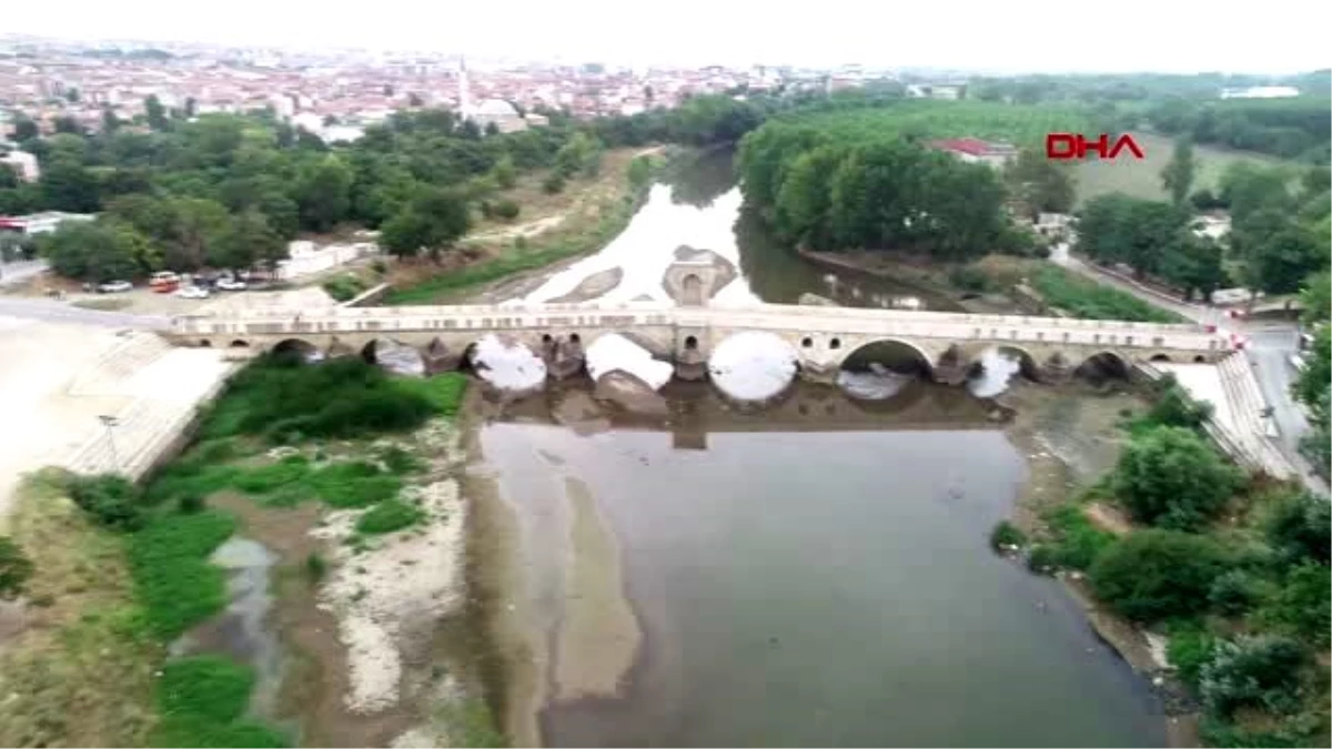 Edirne\'nin restorasyona alınan tarihi Tunca Köprüsü, trafiğe kapatıldı
