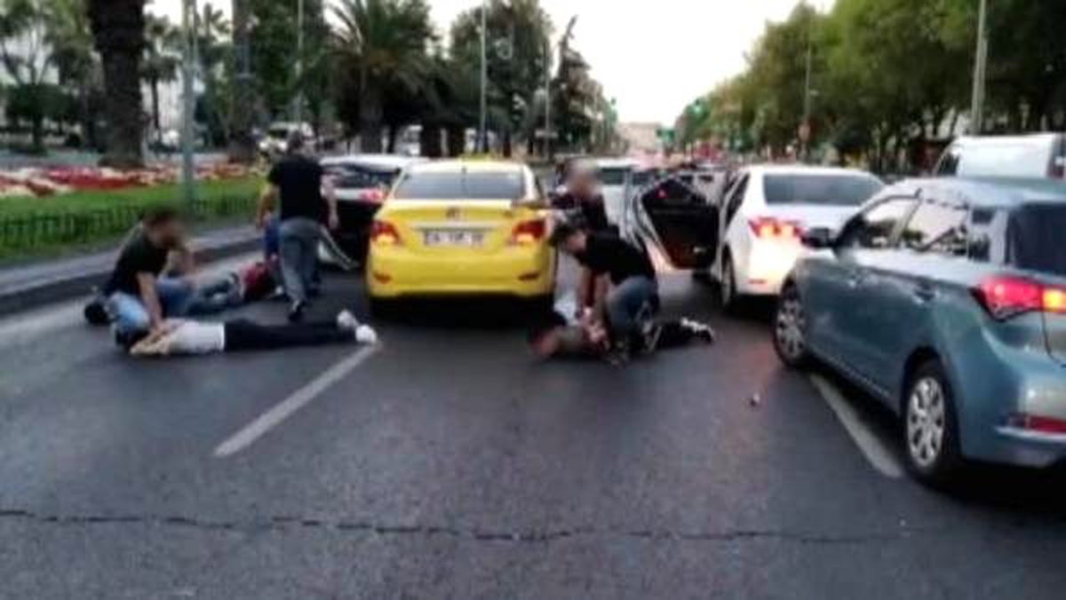 Ek fotoğraflarla//Taksili hırsızlık şebekesine yapılan operasyon kamerada (2)