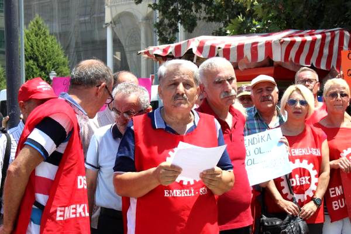 Emekli-Sen, zam oranını protesto etti