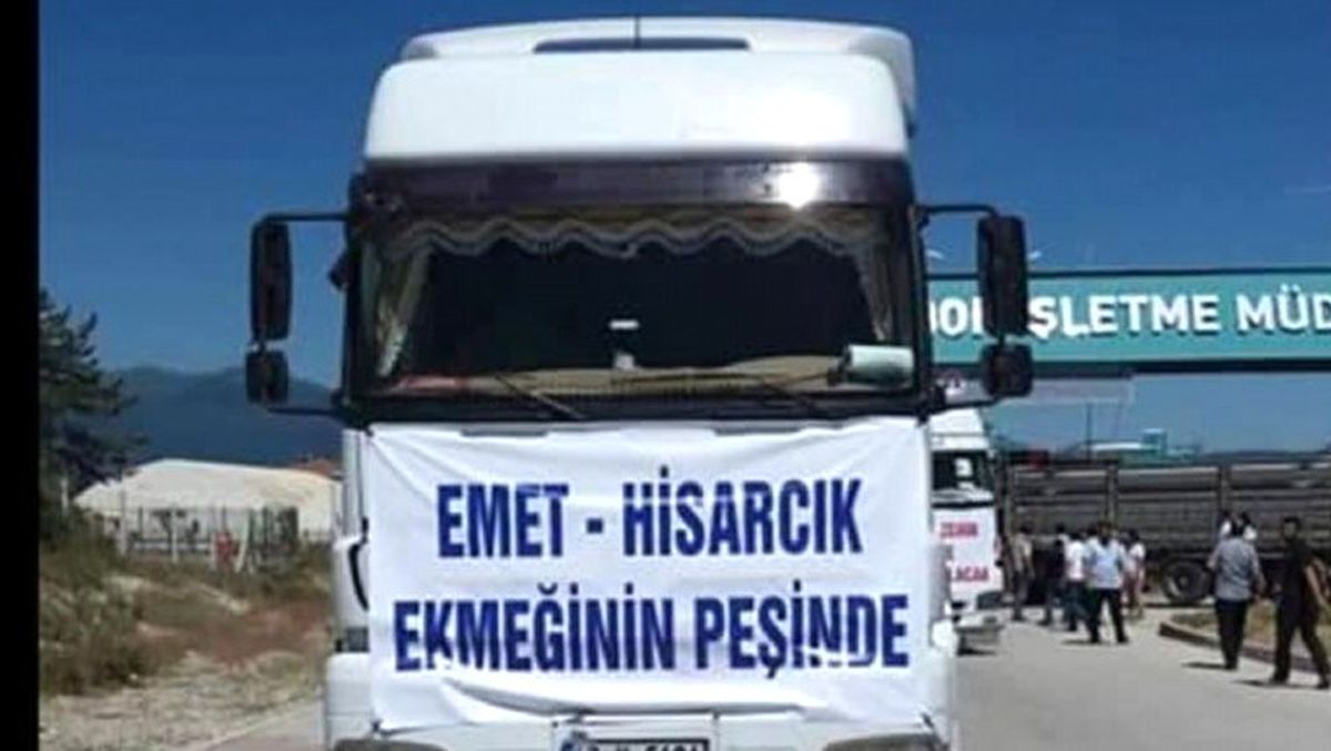 Emet ve Hisarcık\'ta kamyoncuların isyanı