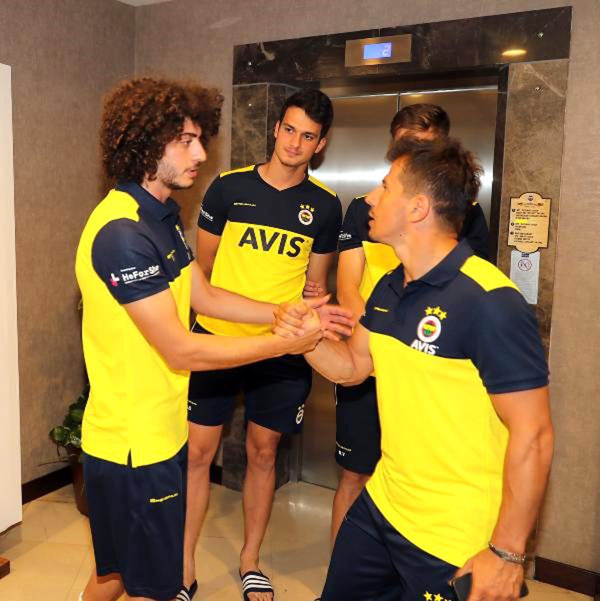 Fenerbahçe'de Emre Belözoğlu kampa katıldı