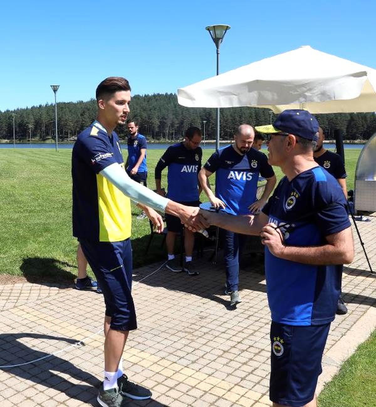Fenerbahçe\'de yeni transferler antrenmana çıktı