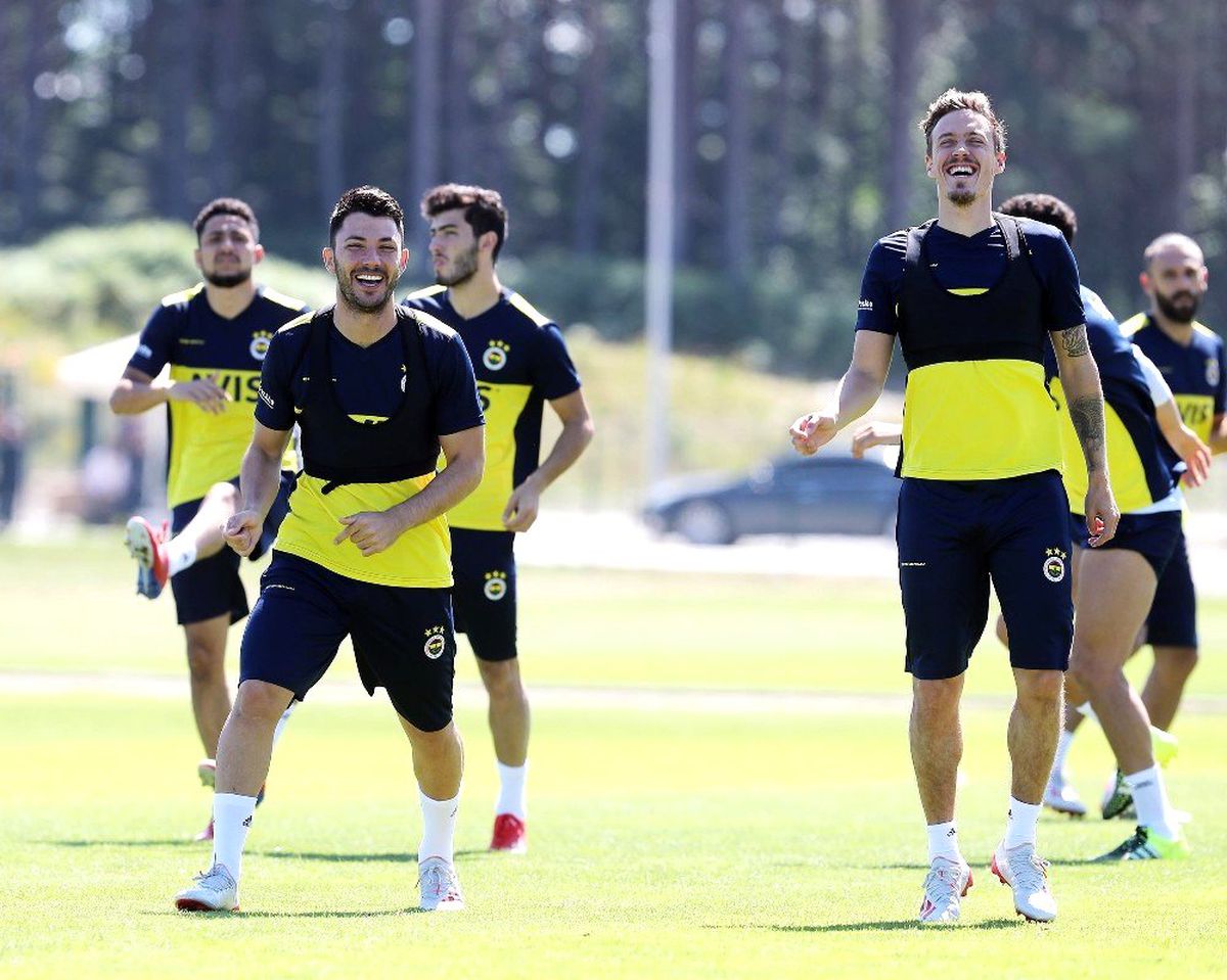 Fenerbahçe hazırlıklarını sürdürdü