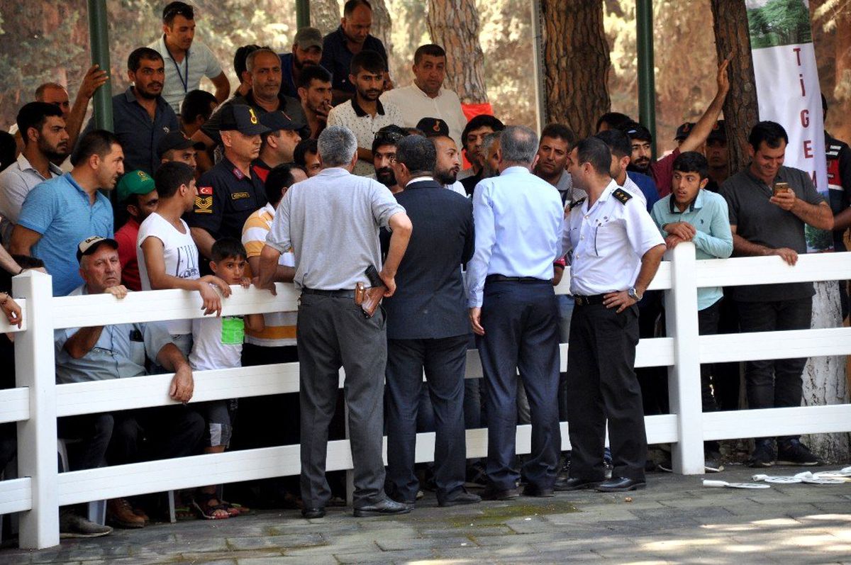 Karacabey\'de tay satışları protestolar sebebiyle ertelendi