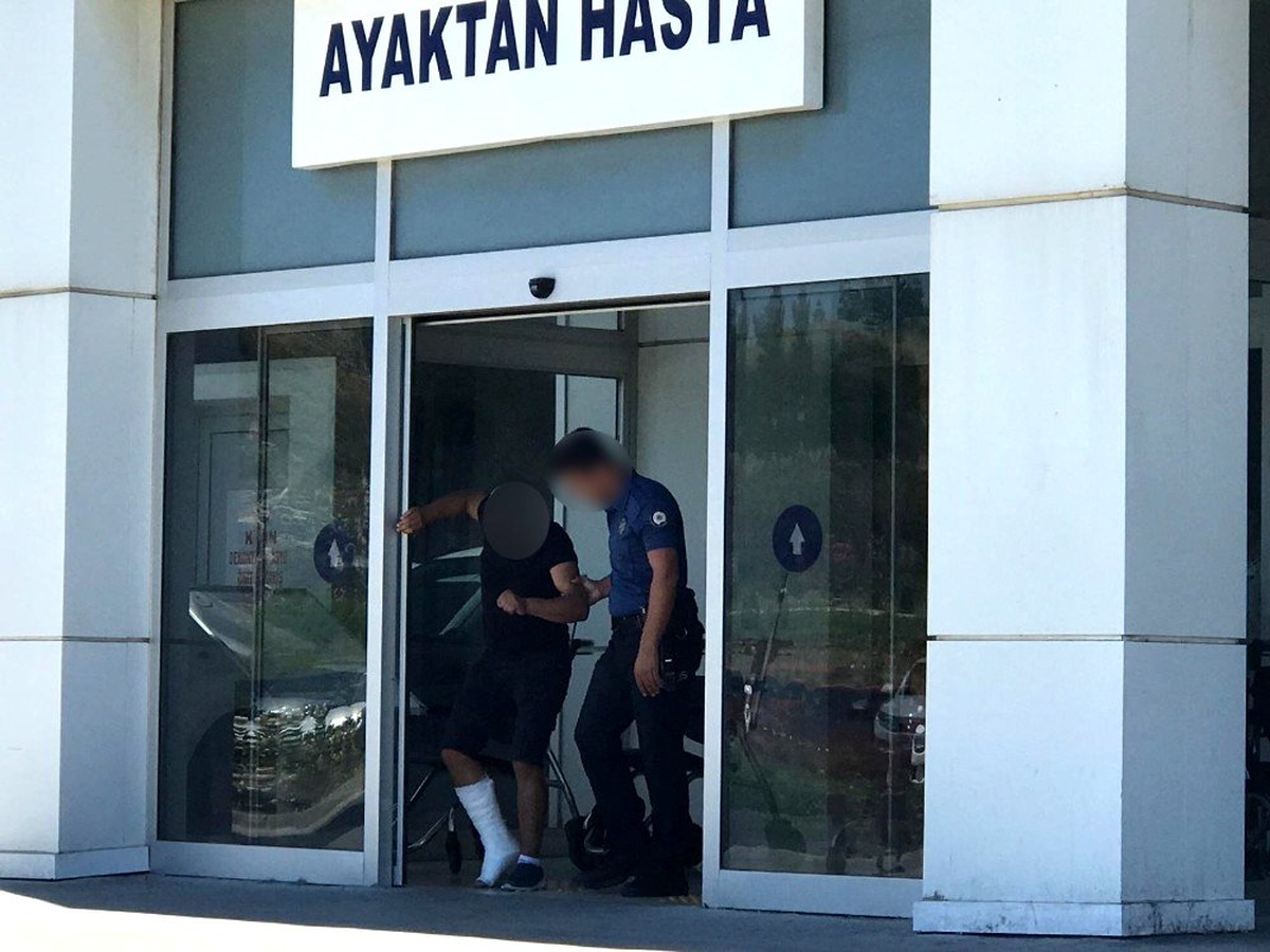 Kuşadası\'nda çeşitli suçlardan aranan 10 kişi yakalandı