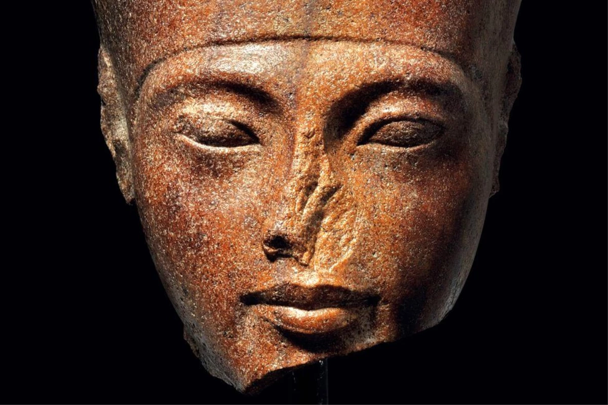 Mısır, \'çalıntı\' dediği Tutankamon büstünün satışını Londra\'da mahkemeye taşıyacak