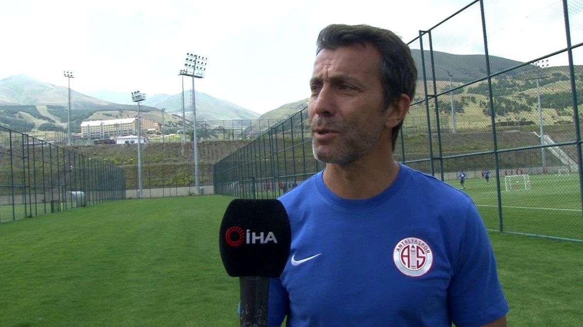 (Özel haber) Bülent Korkmaz: "Transfer çalışmalarımız şu anda iyi gidiyor"
