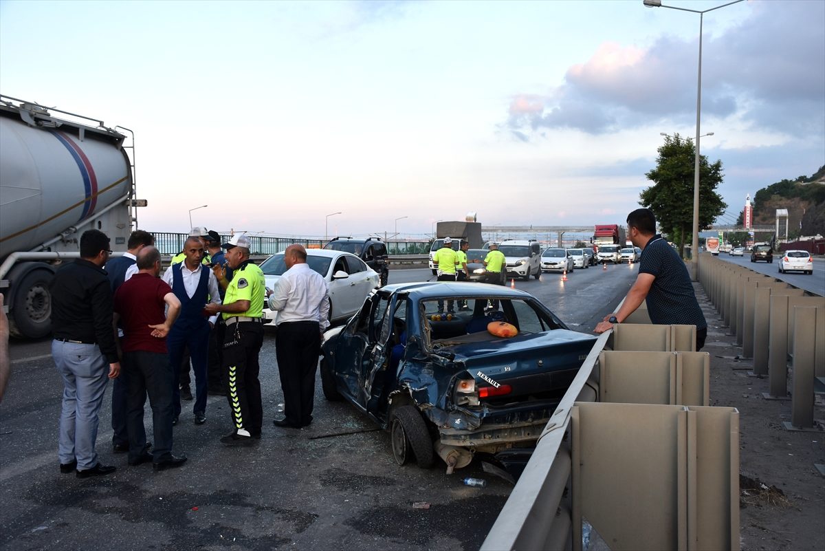 Samsun\'da zincirleme trafik kazası: 2 yaralı