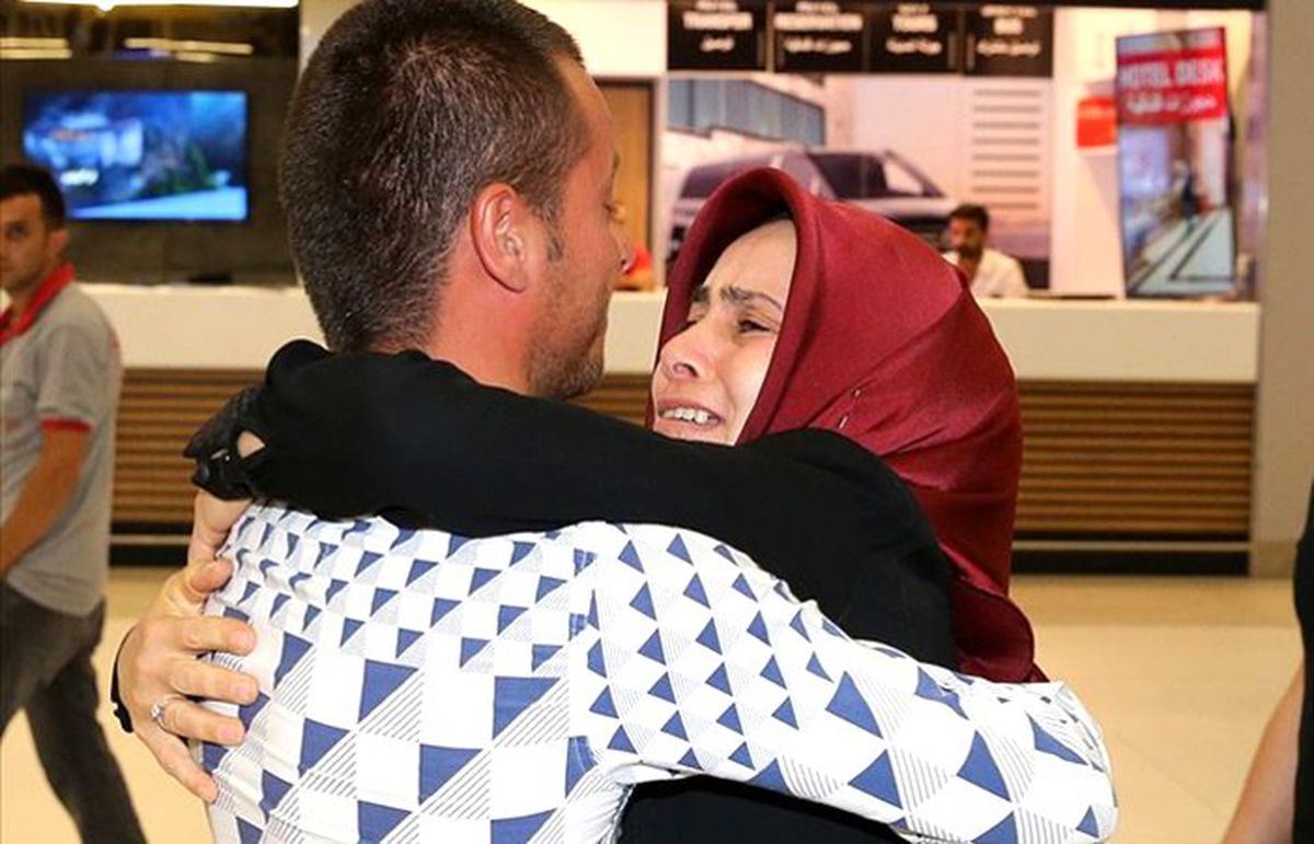 Serbest bırakılan Türk gemiciler İstanbul\'a geldi