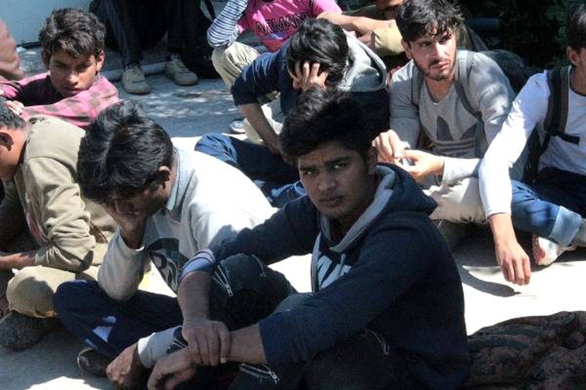 Sivas\'ta Afganistan ve Pakistan uyruklu 15 kaçak yakalandı