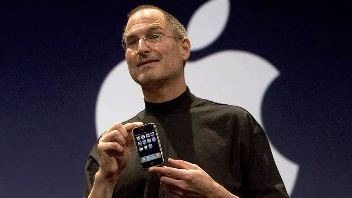 Steve Jobs Tarafından Tanıtılan Plastik Ekranlı iPhone\'lara Ne Oldu?