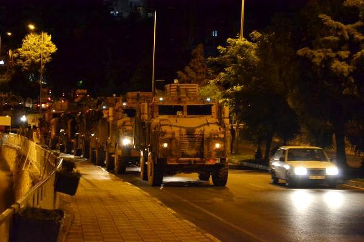 Suriye sınırına gece yarısı askeri sevkiyat