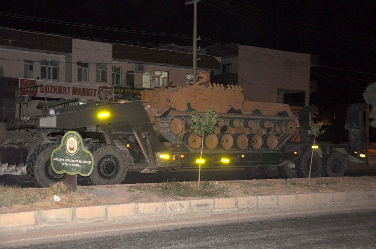 Suriye sınırına tank ve obüs sevkıyatı