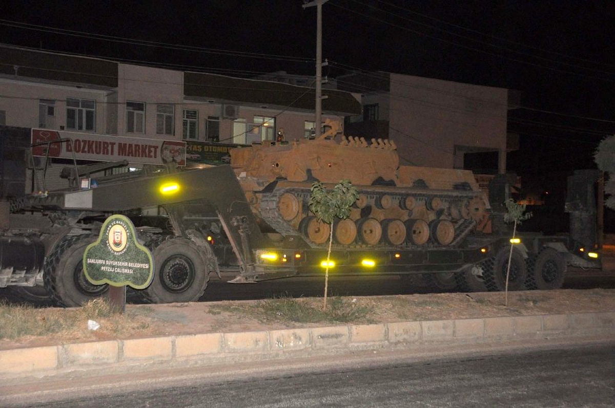 Suriye sınırına tank ve obüs sevkıyatı
