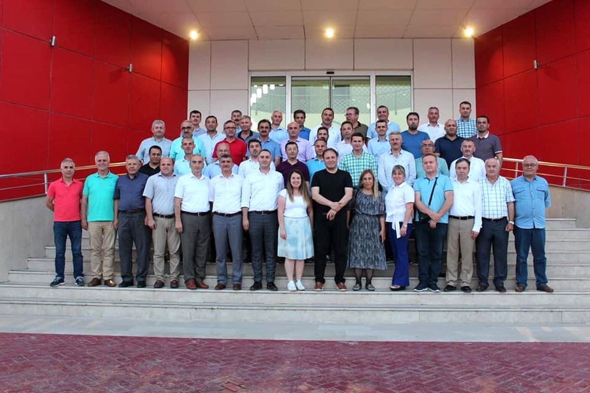 Tayini çıkan müdürler onuruna program