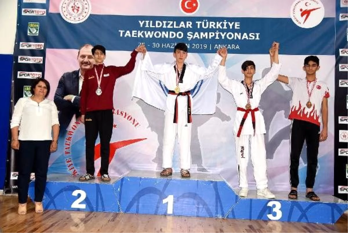Tekvando Türkiye Şampiyonu Hakan Kaya, dünya şampiyonluğu yolunda