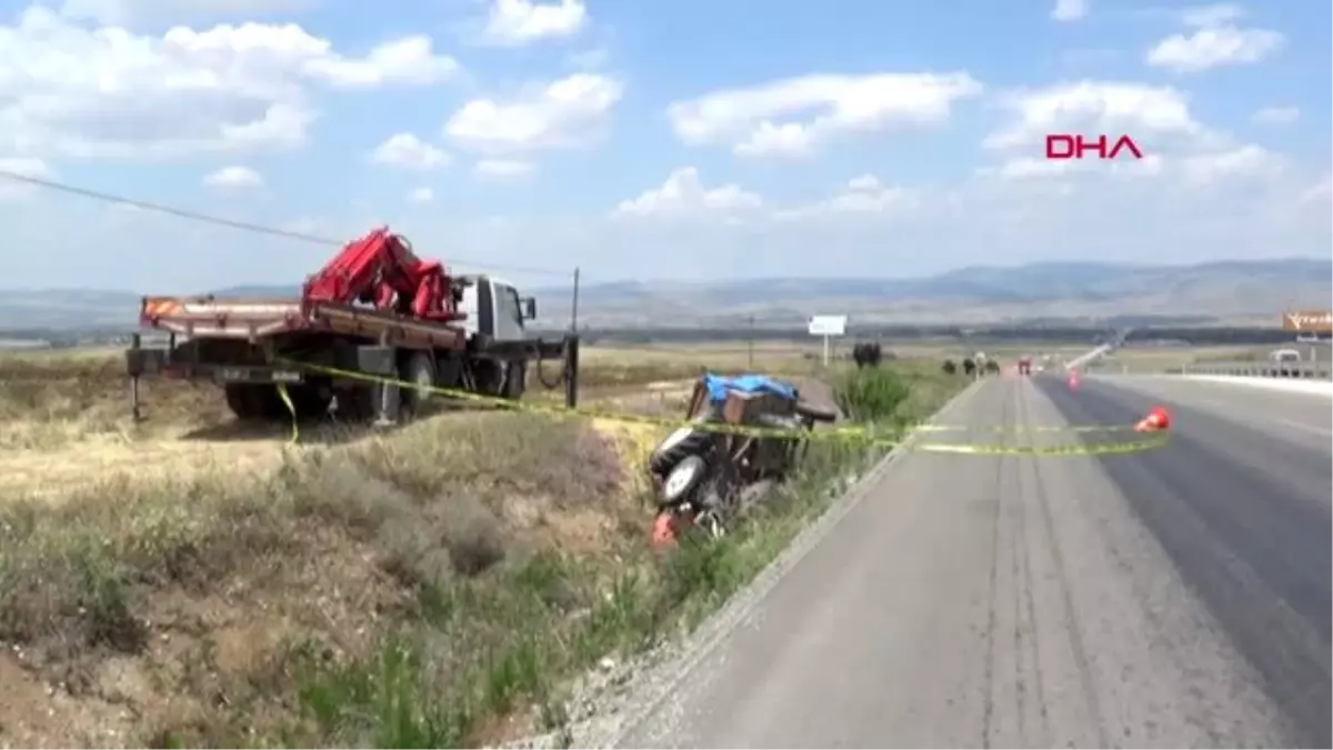 AFYONKARAHİSAR Ön lastiği çıkan traktör devrildi1 yaralı