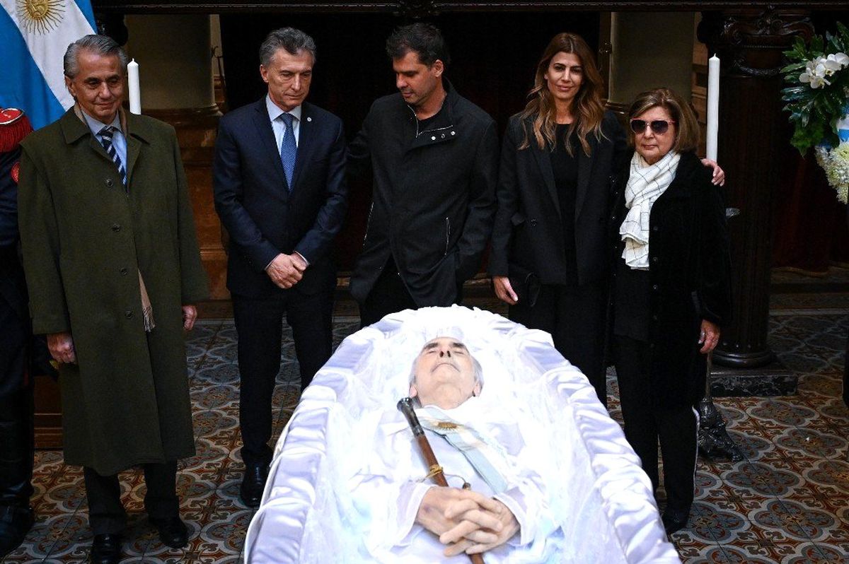 Arjantin\'in eski devlet başkanı hayatını kaybetti