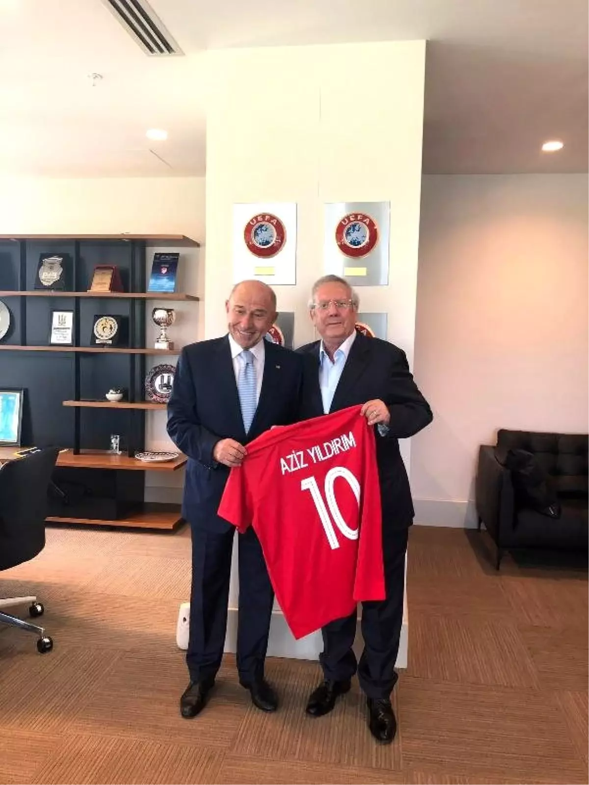 Aziz Yıldırım\'dan Nihat Özdemir\'e ziyaret