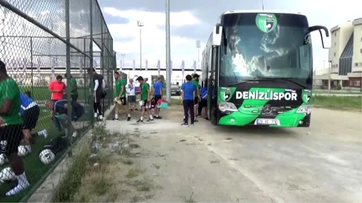 Denizlispor\'un yeni transferlerileri Yumlu ve Sapunaru, kampa katıldı