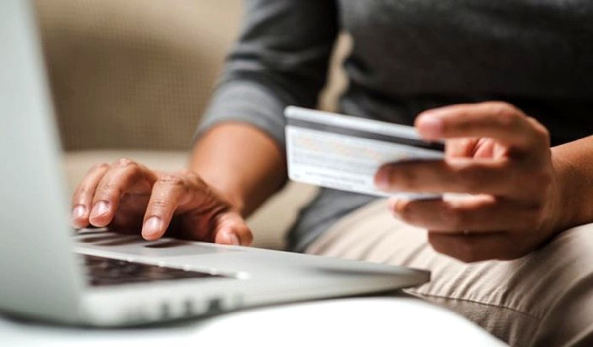 e-ticaret hacminin 300 milyar liraya çıkarılması hedefleniyor