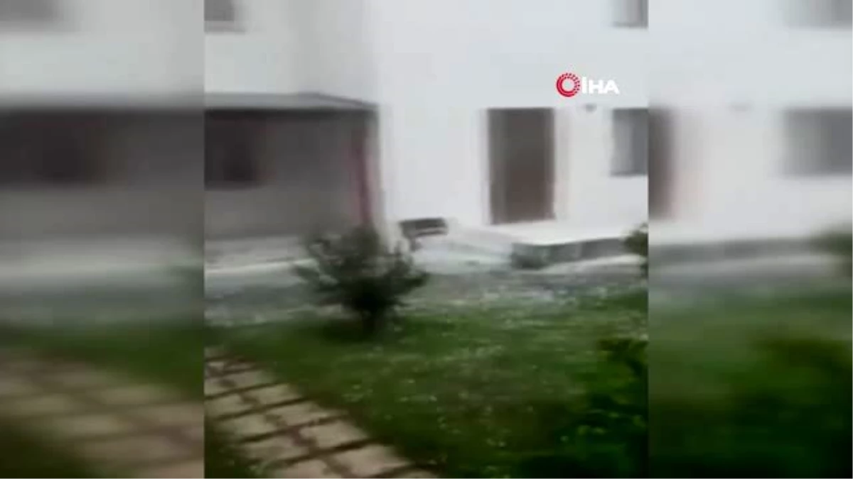 Edirne\'de dolu yağışı ve fırtına...Araçların camları kırıldı