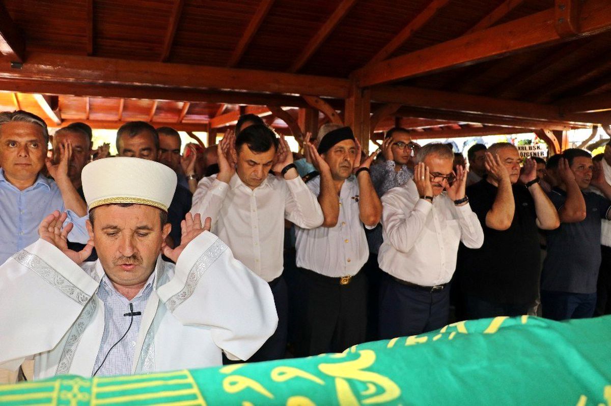 Erol Akyol son yolculuğuna uğurlandı