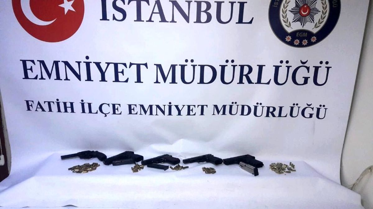 Fatih\'te otele kaçak içki operasyonu: 4 gözaltı